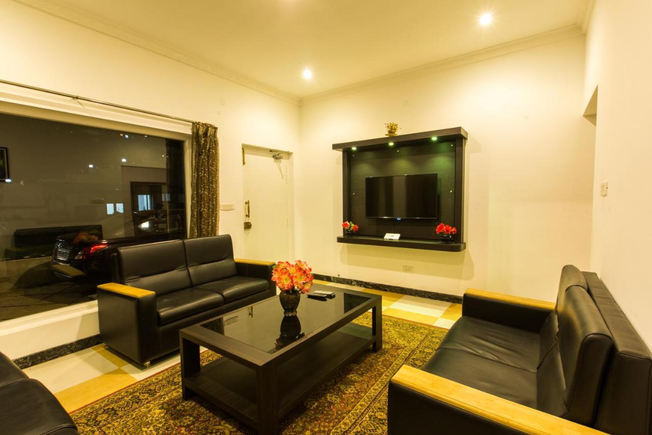 Atrium Grande Hotel Ооти Екстериор снимка